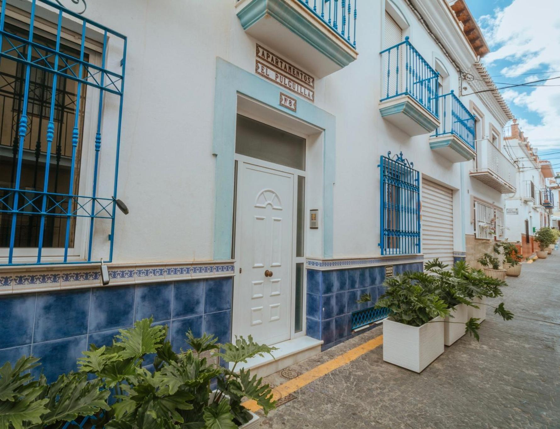 Las Flores Apartments 네르하 외부 사진